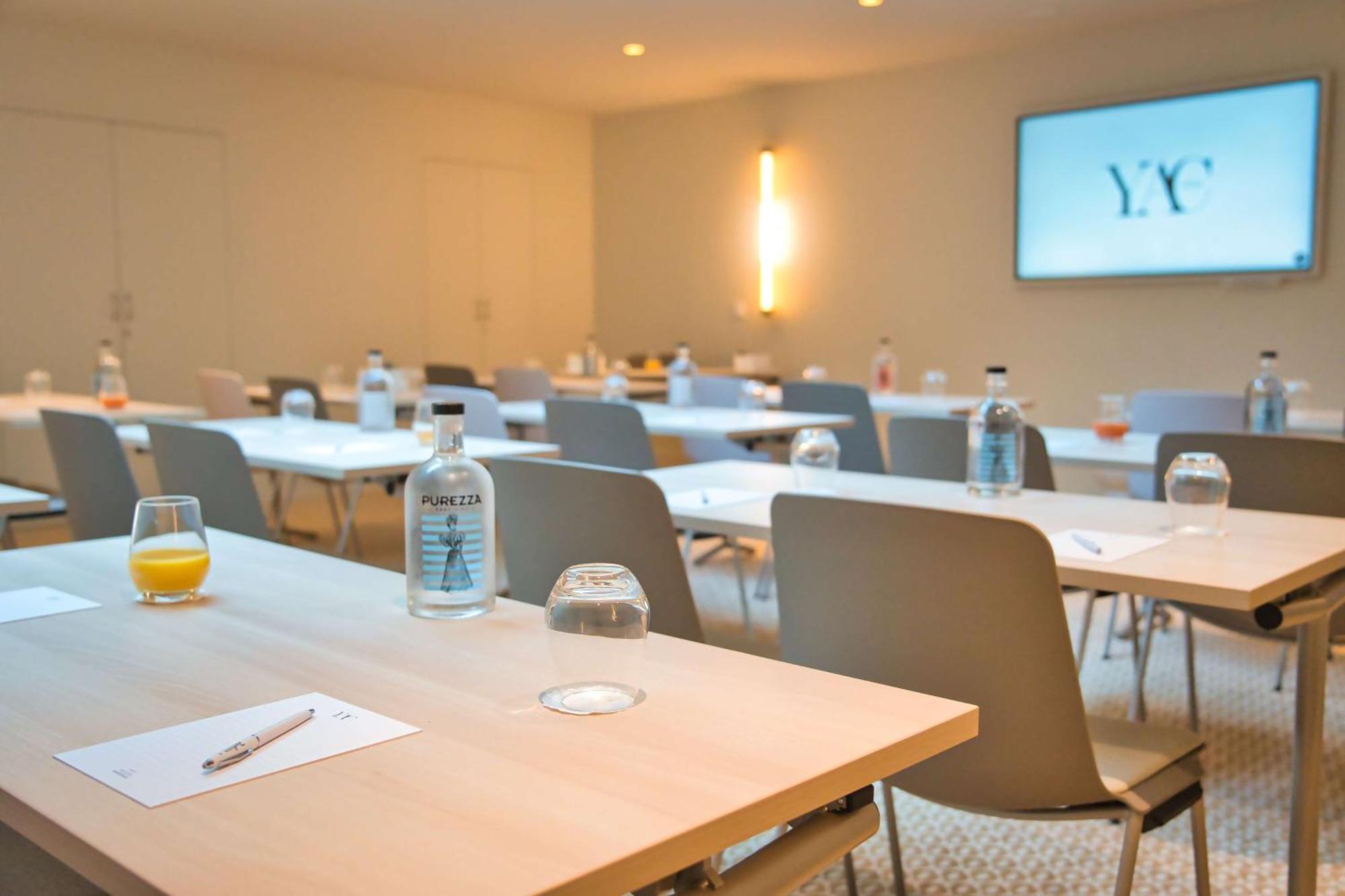 Hotel Yac Paris Clichy, A Member Of Radisson Individuals מראה חיצוני תמונה