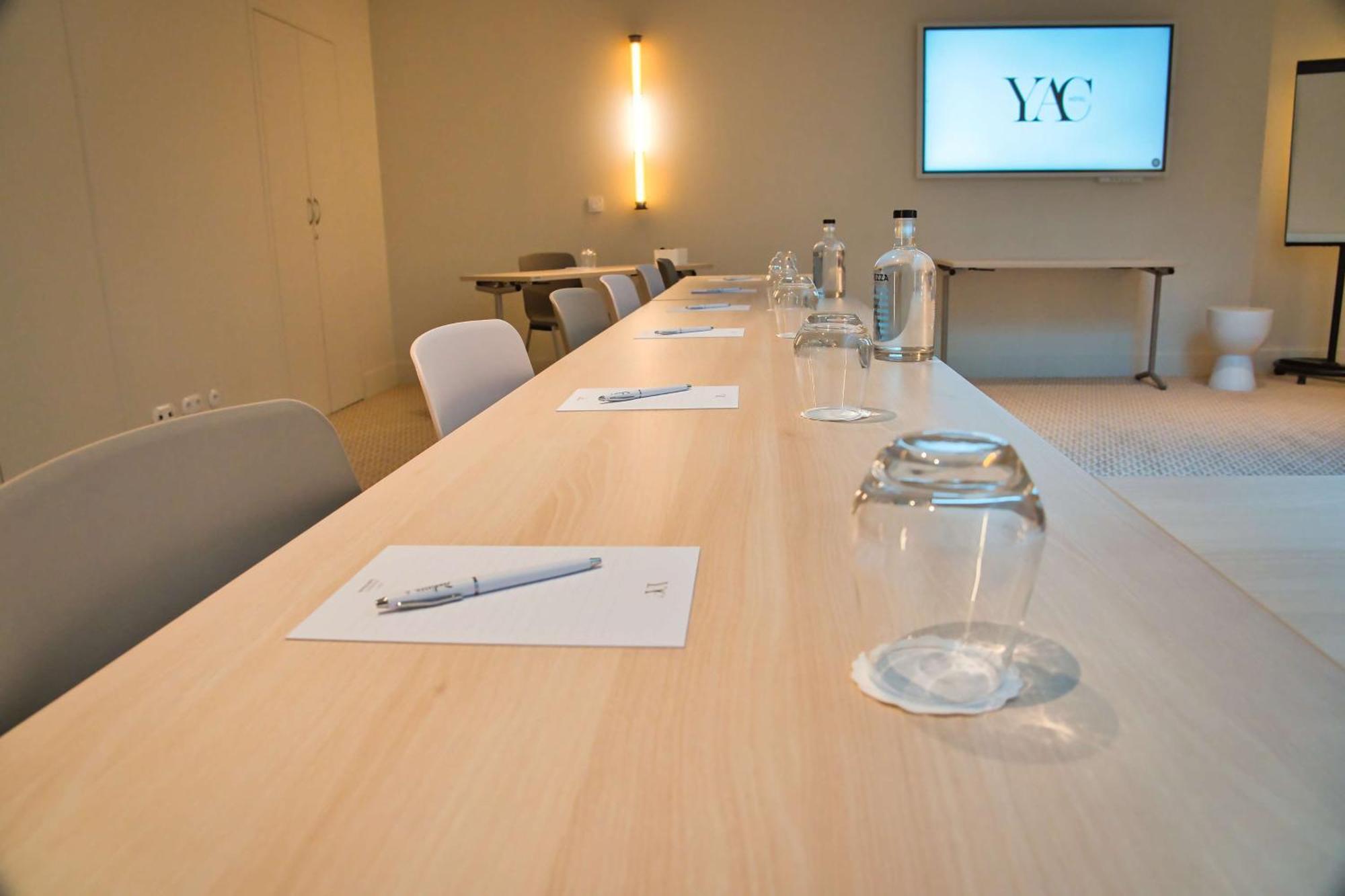 Hotel Yac Paris Clichy, A Member Of Radisson Individuals מראה חיצוני תמונה
