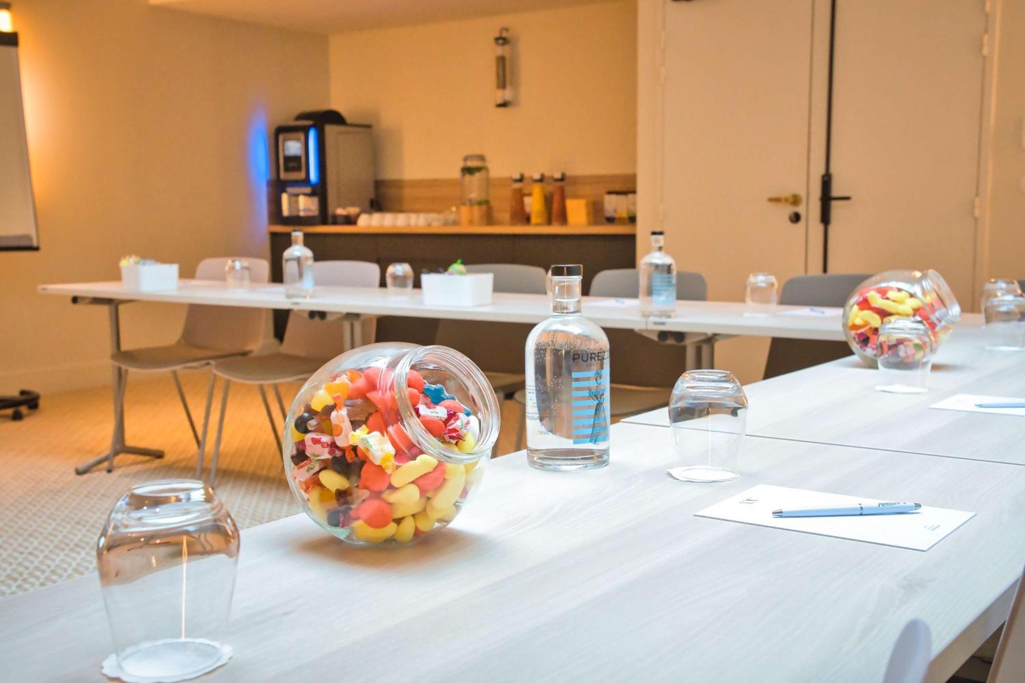 Hotel Yac Paris Clichy, A Member Of Radisson Individuals מראה חיצוני תמונה