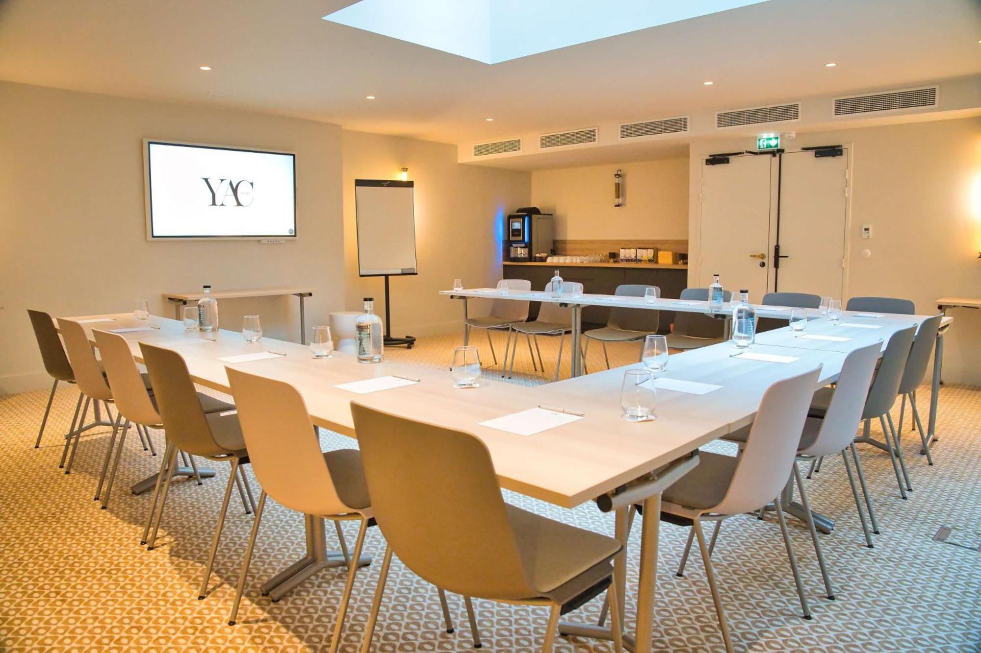 Hotel Yac Paris Clichy, A Member Of Radisson Individuals מראה חיצוני תמונה