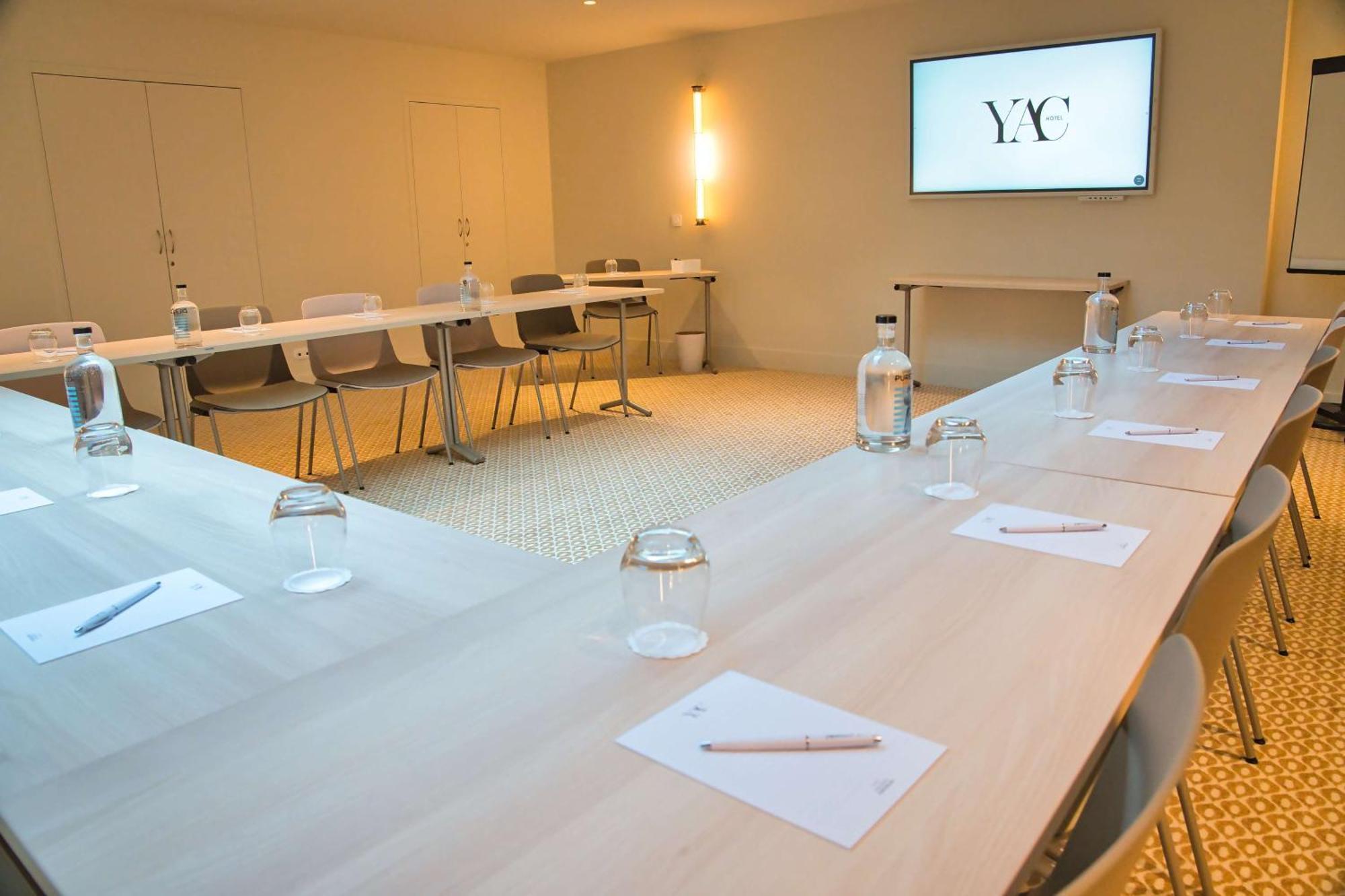 Hotel Yac Paris Clichy, A Member Of Radisson Individuals מראה חיצוני תמונה