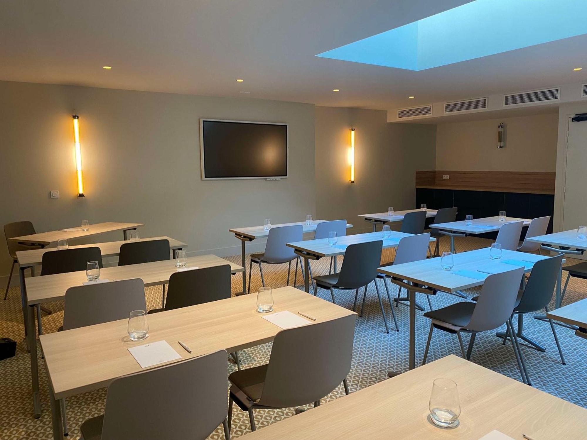 Hotel Yac Paris Clichy, A Member Of Radisson Individuals מראה חיצוני תמונה